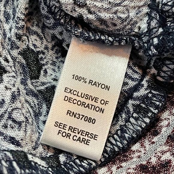 Cato Women's 100% Rayon 3/4 Length Sleeve Aztec Print Top Size Small - Picture 9 of 10